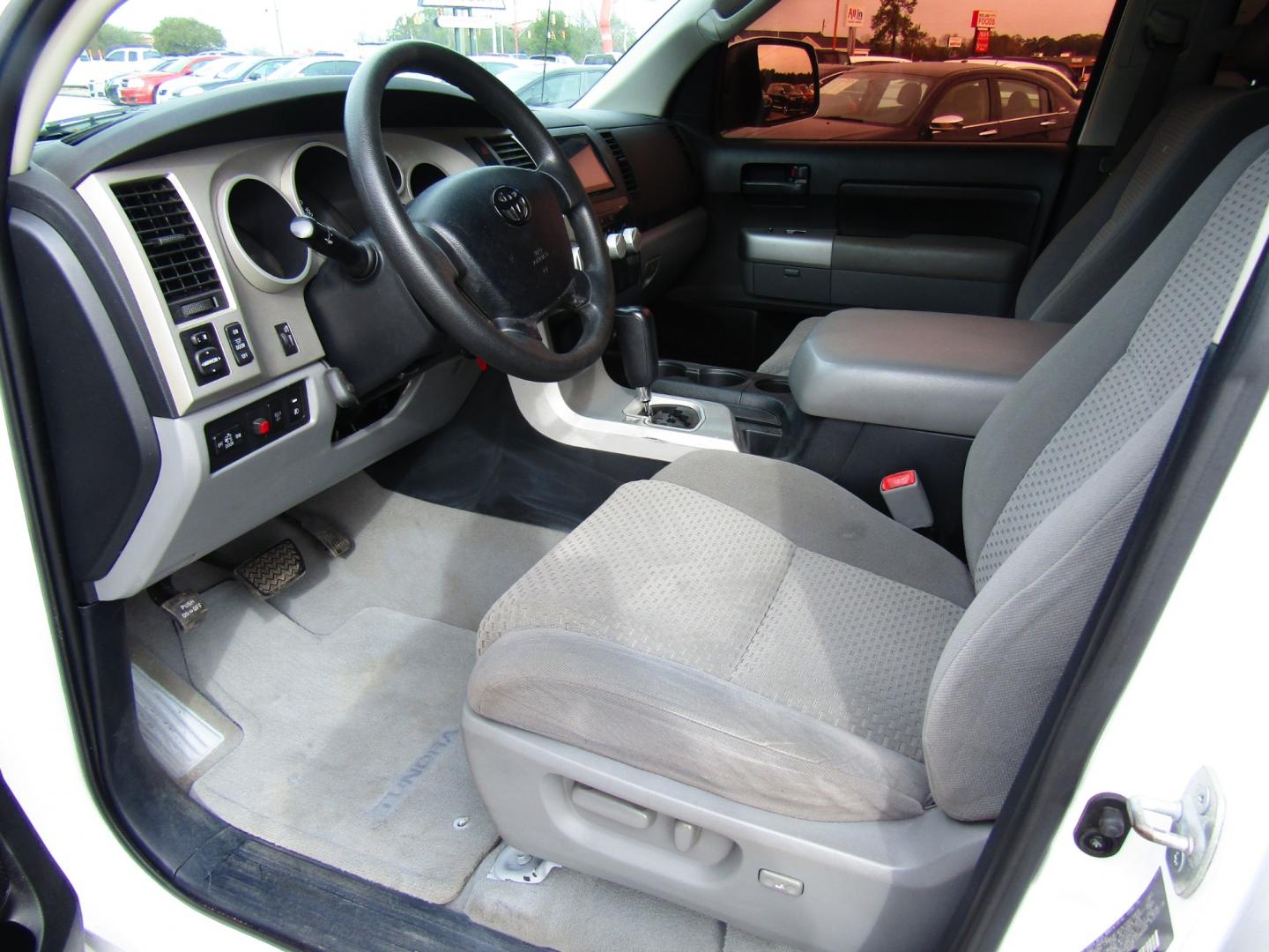 2008 WHITE /Gray Toyota Tundra Base Double Cab 4.0L 2WD (5TFRU54158X) with an 4.0L V6 DOHC 24V engine, Automatic transmission, located at 15016 S Hwy 231, Midland City, AL, 36350, (334) 983-3001, 31.306210, -85.495277 - Photo#3